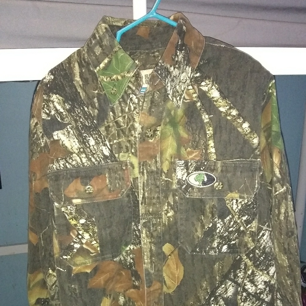 Thick Mossy Oak Button up